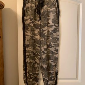 Wanderlux camo pants Small/Medium
